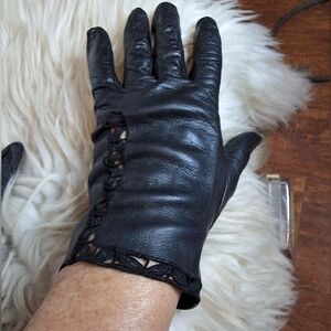 Vintage Lace Insert Black Leather Unined gloves  M